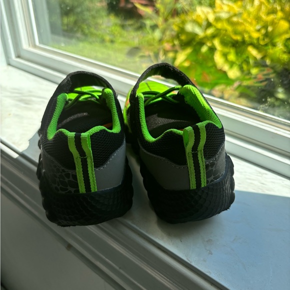Shoes Skechers Saurus 10c - Picture 3 of 3